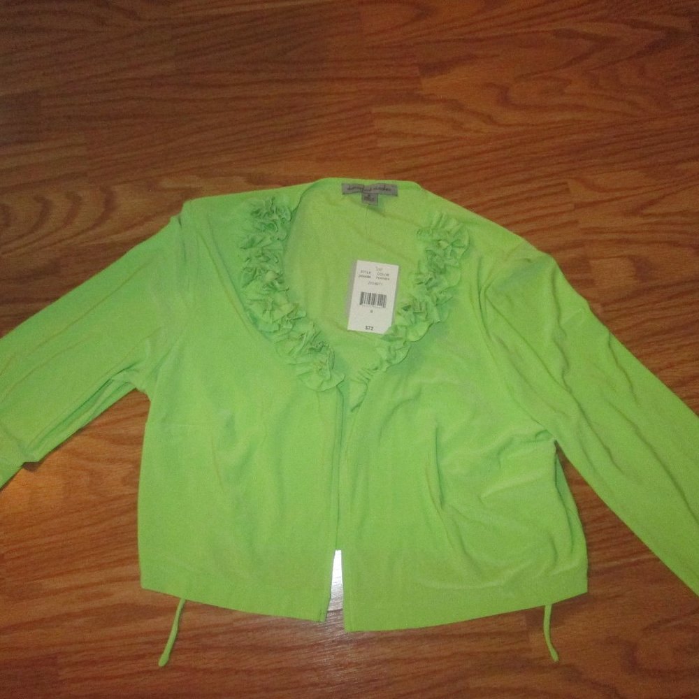 5/$25 Danny & Nicole Lime Green Top Sz 8 NWT
